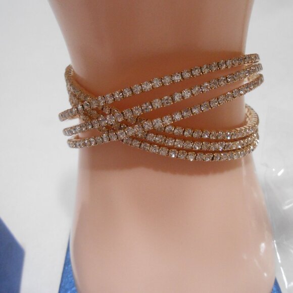NEW CLEAR RHINESTONE BANGLE CLIPON BRACELET ON GOLD BAND IN BLUE BOX BEAUTIFUL - Picture 3 of 9